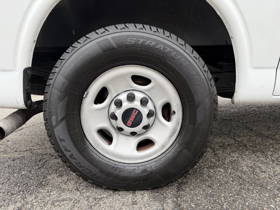 2019 GMC Savana - Image 14 of 19