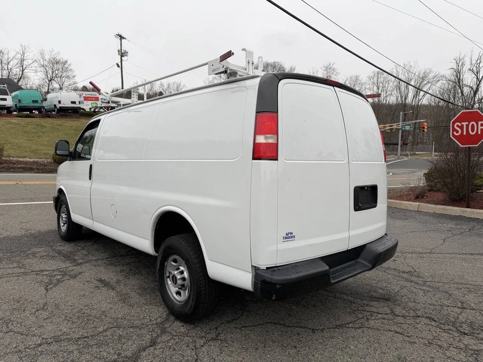 2019 GMC Savana - Image 10 of 19