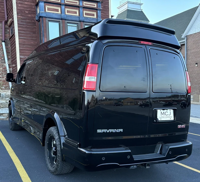 2019 GMC Savana - Image 4 of 31