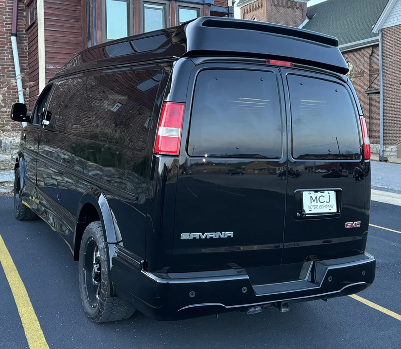2019 GMC Savana - Image 5 of 31