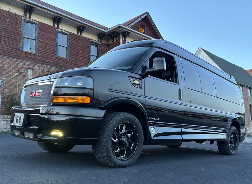 2019 GMC Savana - Image 28 of 31