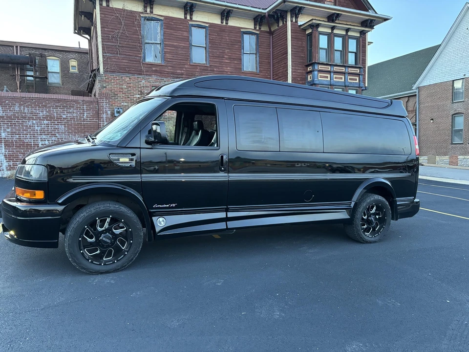 2019 GMC Savana - Image 30 of 31