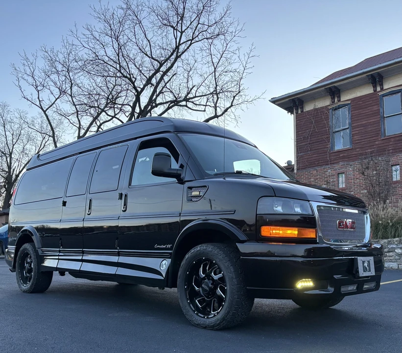 2019 GMC Savana - Image 15 of 31