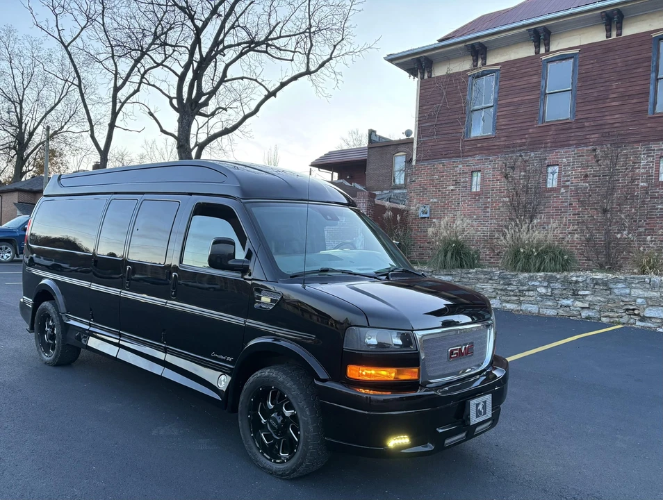 2019 GMC Savana - Image 16 of 31