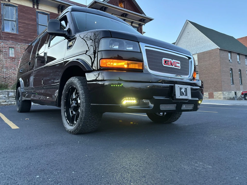 2019 GMC Savana - Image 21 of 31