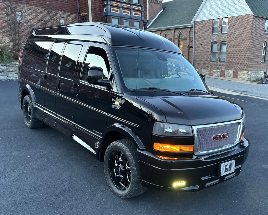 2019 GMC Savana - Image 18 of 31