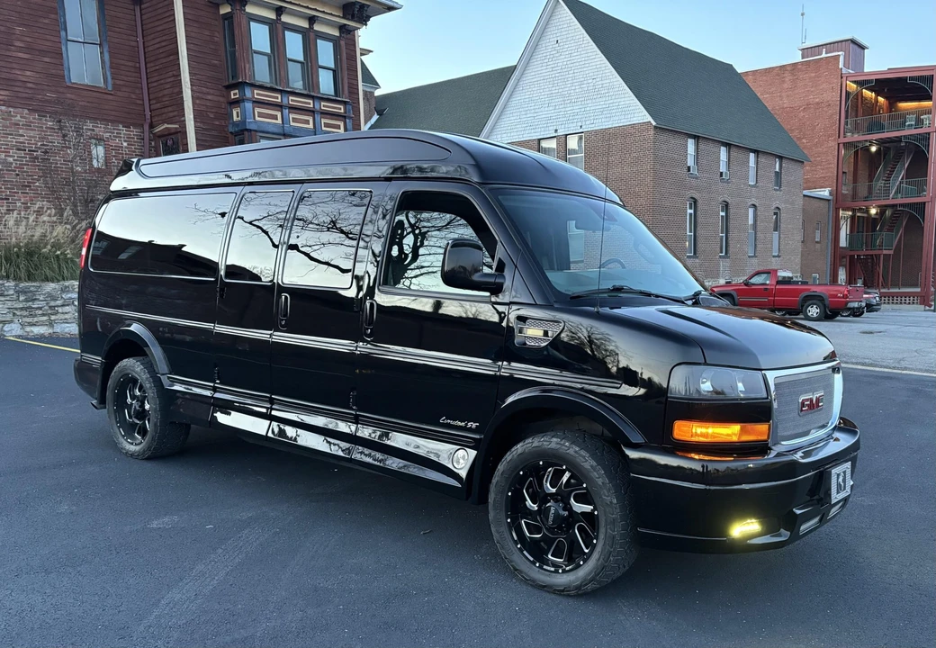 2019 GMC Savana - Image 19 of 31