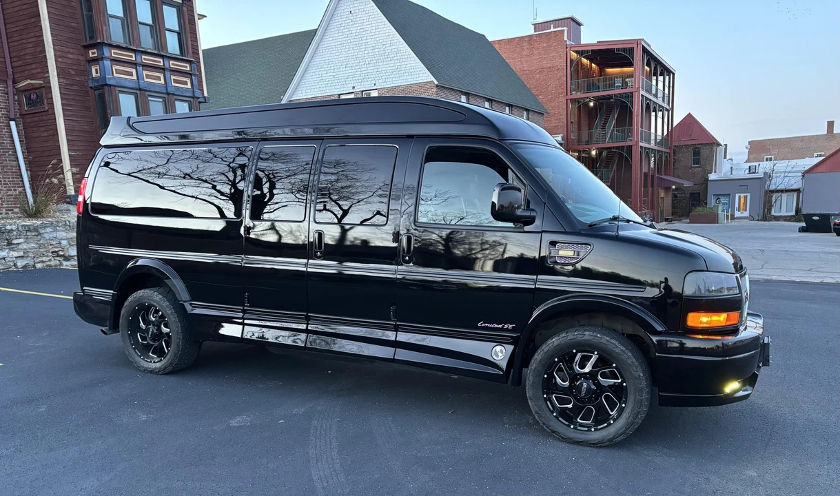 2019 GMC Savana - Image 13 of 31