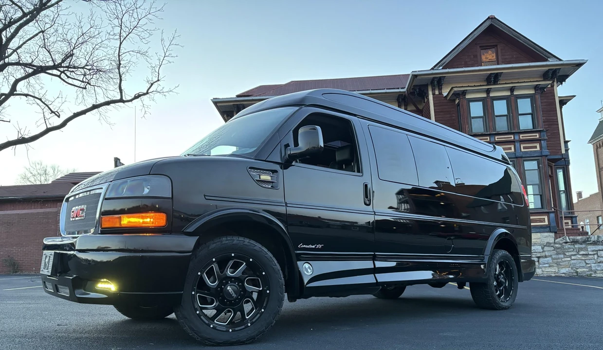 2019 GMC Savana - Image 25 of 31
