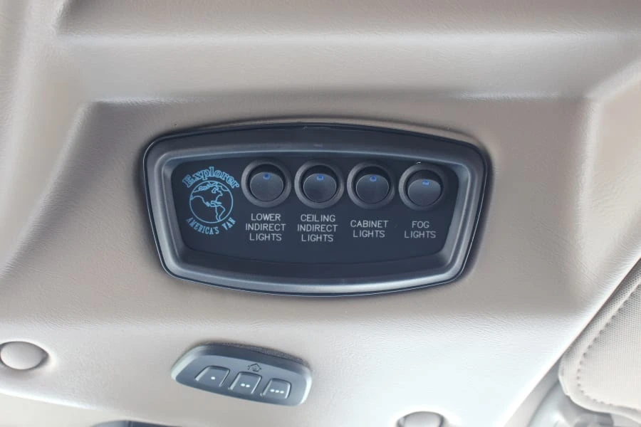 2019 GMC Savana - Image 14 of 27