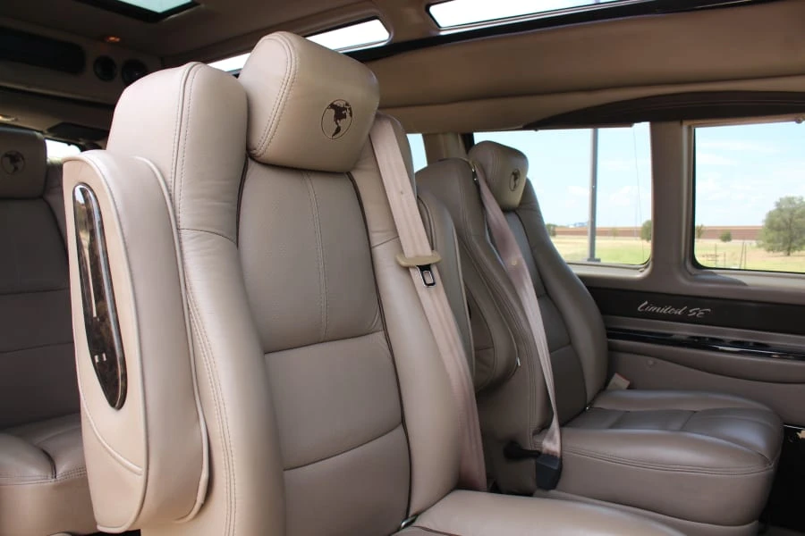 2019 GMC Savana - Image 19 of 27