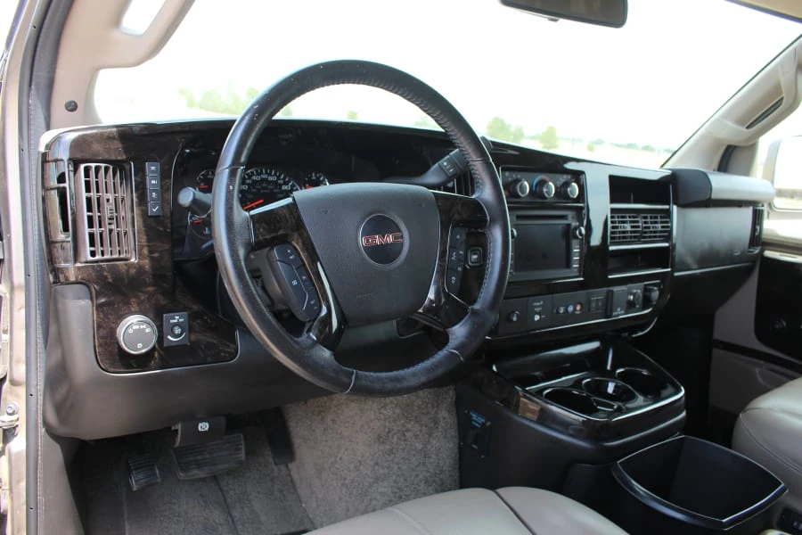 2019 GMC Savana - Image 13 of 27