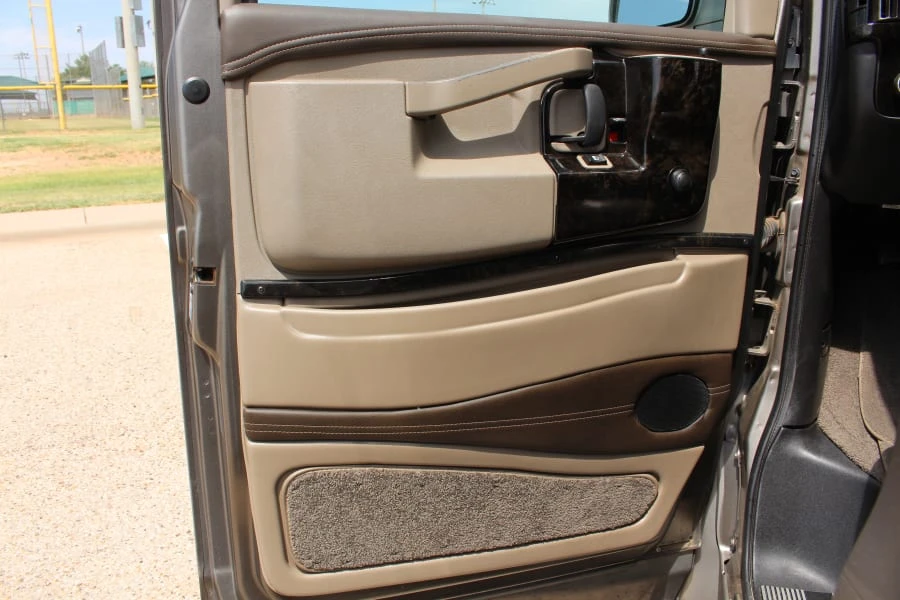 2019 GMC Savana - Image 26 of 27