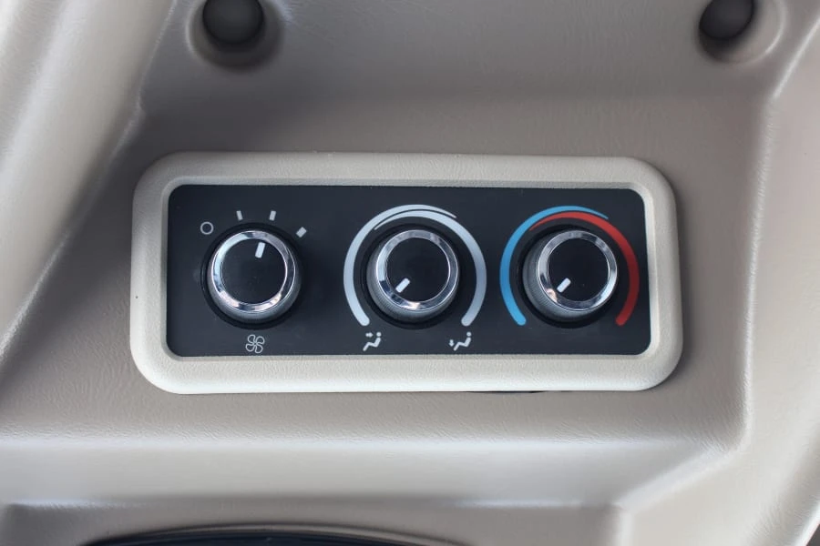 2019 GMC Savana - Image 12 of 27