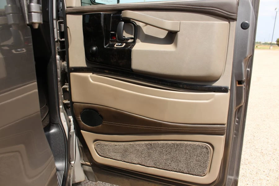 2019 GMC Savana - Image 22 of 27