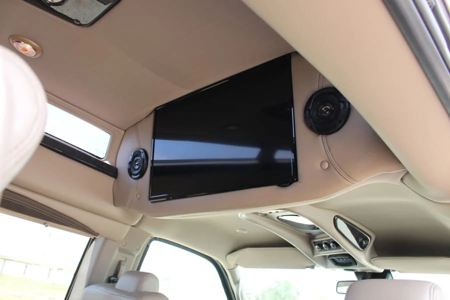 2019 GMC Savana - Image 18 of 27