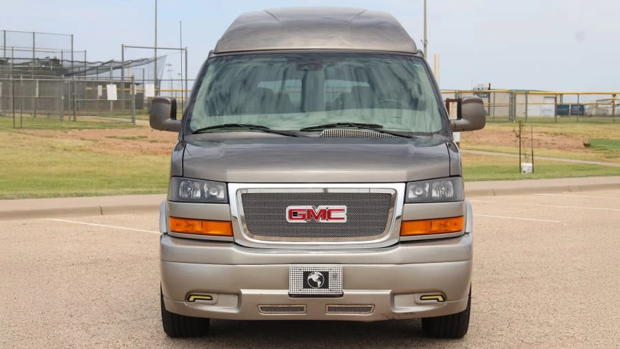 2019 GMC Savana - Image 4 of 27