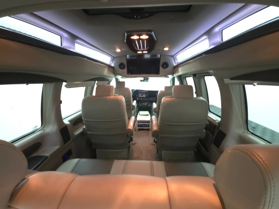 2019 GMC Savana - Image 3 of 12
