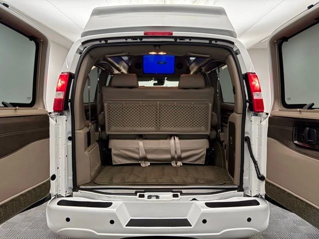 2019 GMC Savana - Image 10 of 21