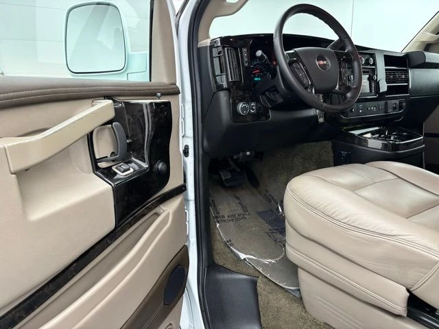 2019 GMC Savana - Image 17 of 21