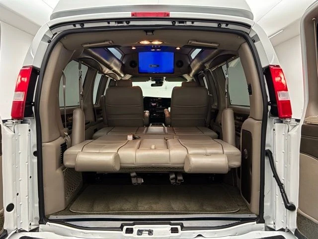 2019 GMC Savana - Image 11 of 21