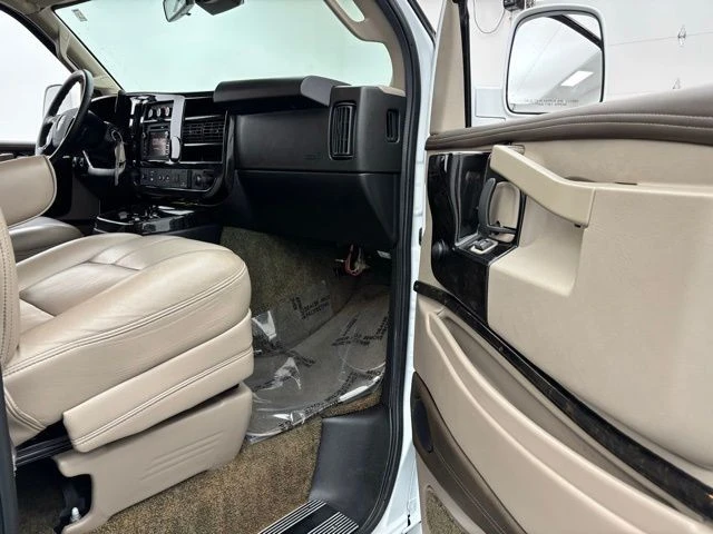 2019 GMC Savana - Image 21 of 21