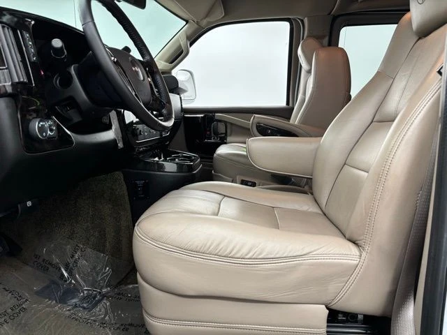 2019 GMC Savana - Image 19 of 21
