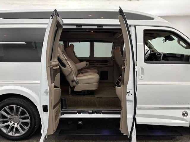 2019 GMC Savana - Image 7 of 21