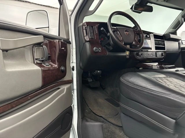 2019 GMC Savana - Image 16 of 21
