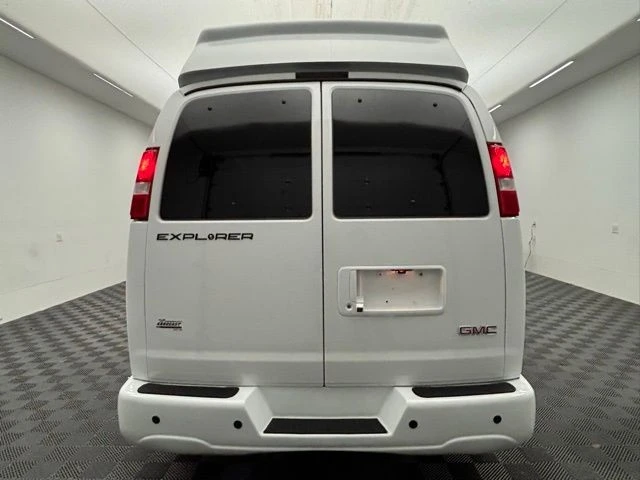 2019 GMC Savana - Image 9 of 21
