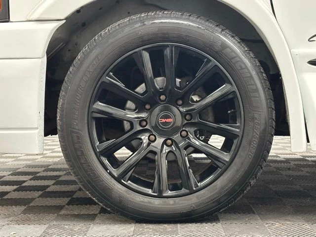 2019 GMC Savana - Image 15 of 21