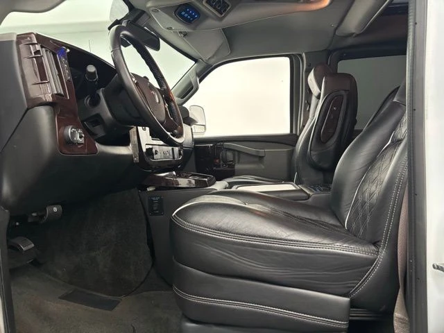 2019 GMC Savana - Image 18 of 21