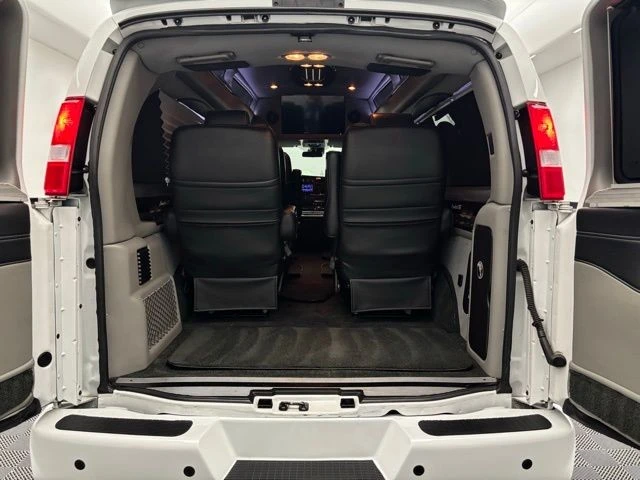 2019 GMC Savana - Image 10 of 21