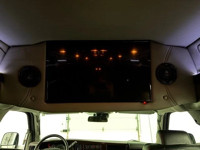 2019 GMC Savana - Image 4 of 12