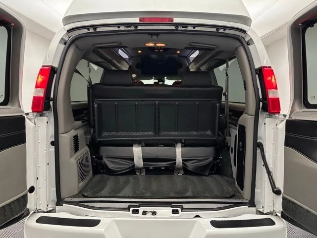2019 GMC Savana - Image 12 of 21