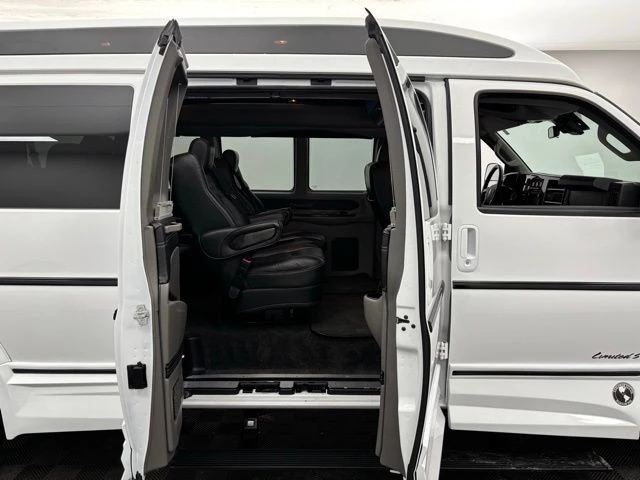 2019 GMC Savana - Image 7 of 21