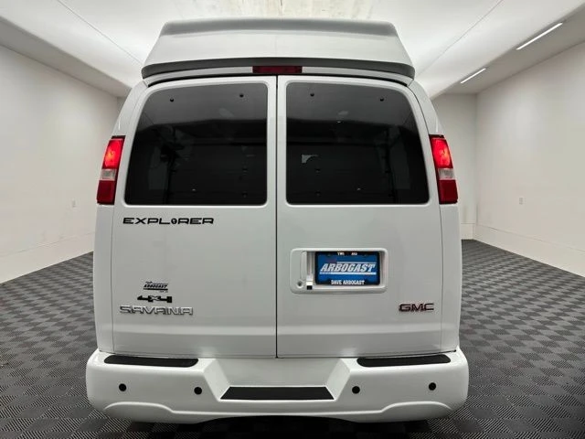 2019 GMC Savana - Image 9 of 21