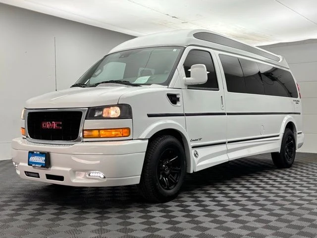 2019 GMC Savana - Image 16 of 21