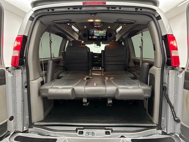2019 GMC Savana - Image 12 of 21