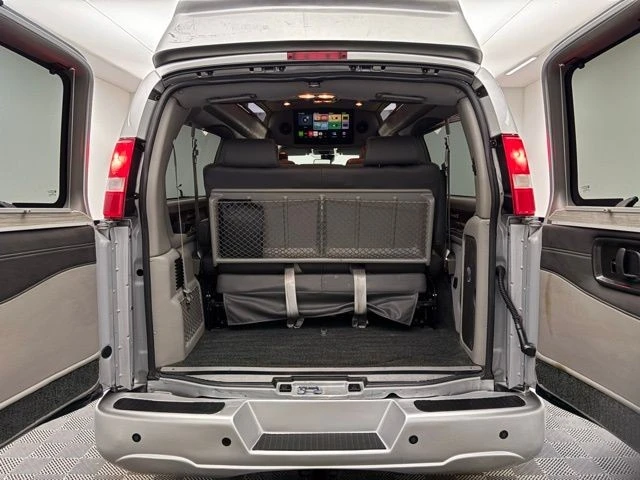 2019 GMC Savana - Image 9 of 21