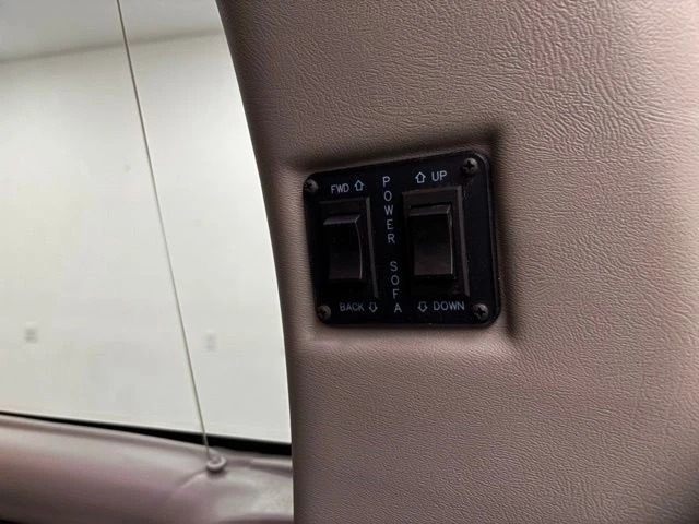 2019 GMC Savana - Image 10 of 21