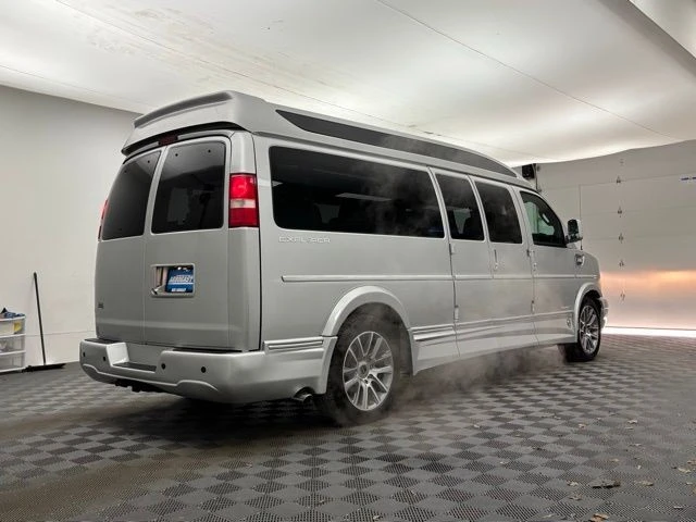 2019 GMC Savana - Image 7 of 21