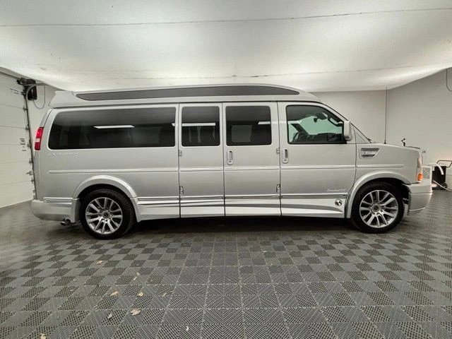 2019 GMC Savana - Image 5 of 21