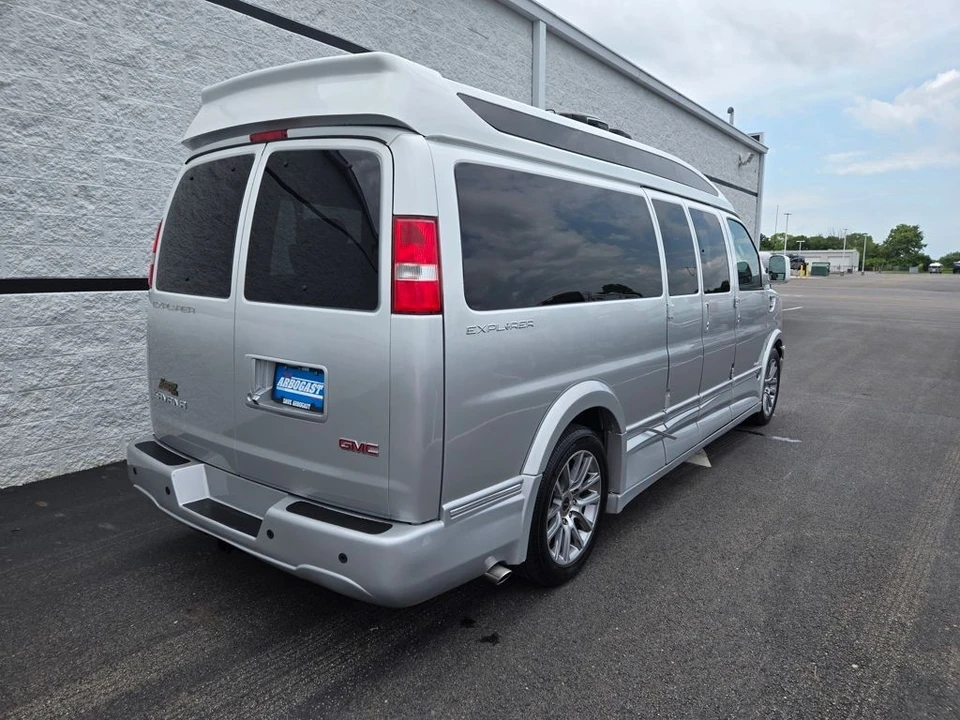 2019 GMC Savana - Image 3 of 21
