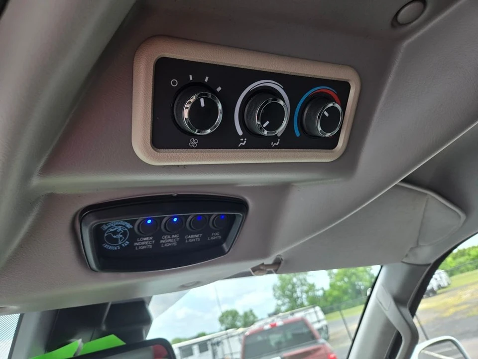 2019 GMC Savana - Image 21 of 21