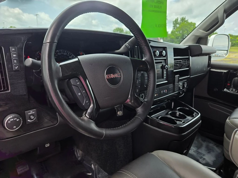 2019 GMC Savana - Image 15 of 21