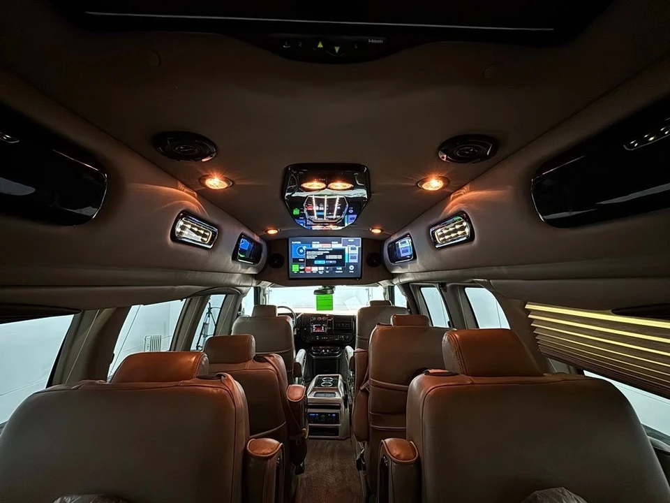 2019 GMC Savana - Image 3 of 12