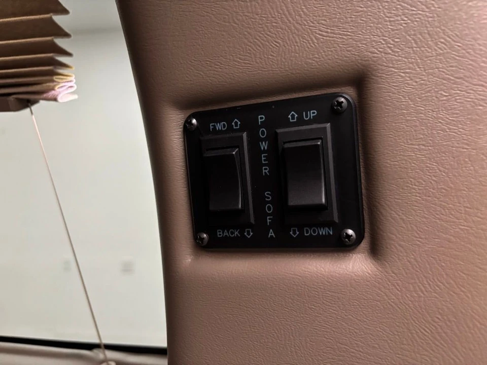 2019 GMC Savana - Image 10 of 21