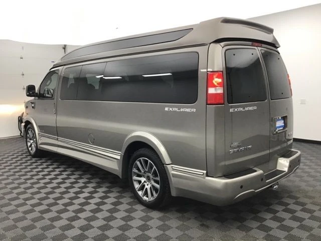 2019 GMC Savana - Image 12 of 21