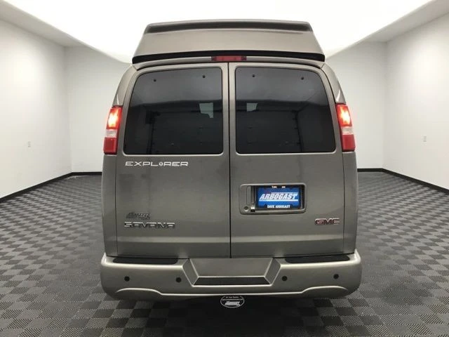 2019 GMC Savana - Image 4 of 21